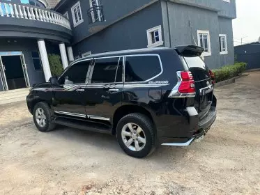 Toyota Landcruiser Prado
