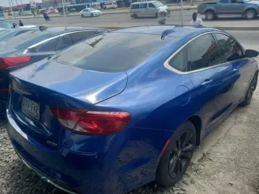 Chrysler 200