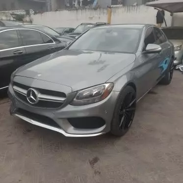 Mercedes-Benz C 300