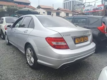 Mercedes-Benz C 200