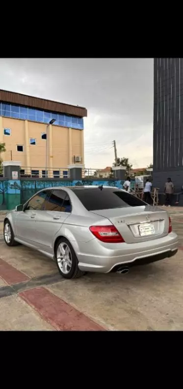 Mercedes-Benz C 320