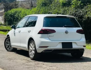 VOLKSWAGEN polo sedadan trend  ba ess