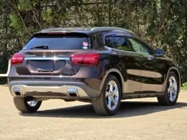Mercedes-Benz GLA 200