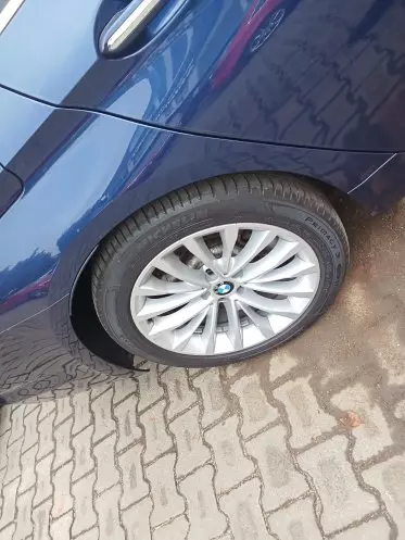BMW 523