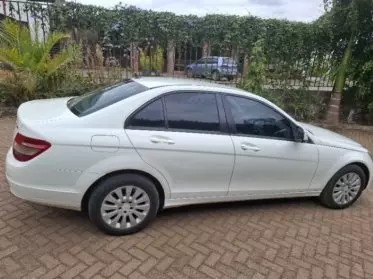 Mercedes-Benz C200