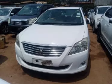 Toyota Premio