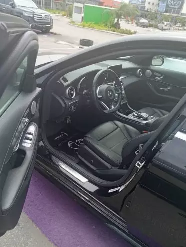 Mercedes-Benz C400