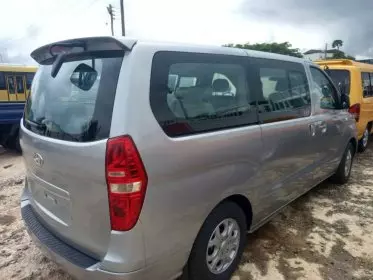 Hyundai H-1 Starex