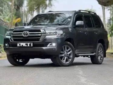 Toyota Landcruiser  V8