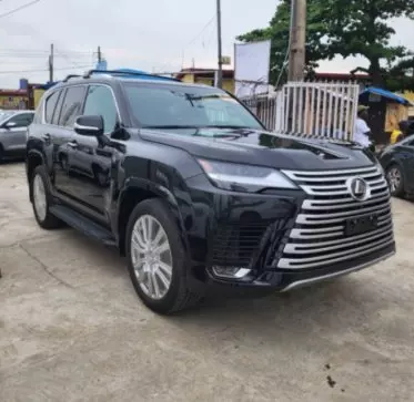 Lexus LX 600