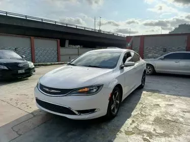 Chrysler 200