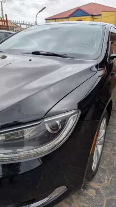Chrysler 200