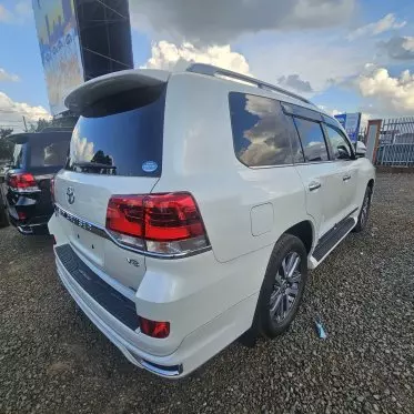 Toyota Landcruiser  V8