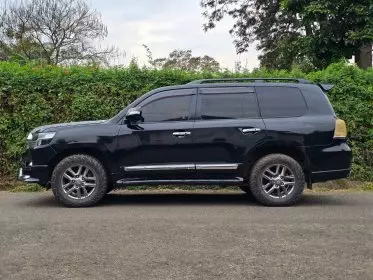 Toyota Landcruiser  V8
