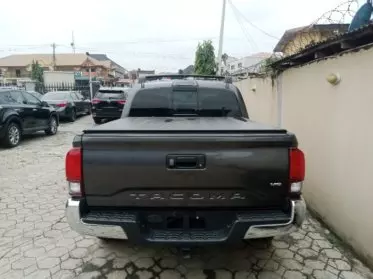 Toyota Tacoma