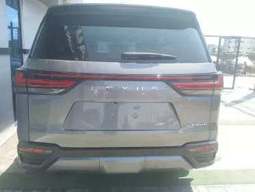 Lexus LX 600