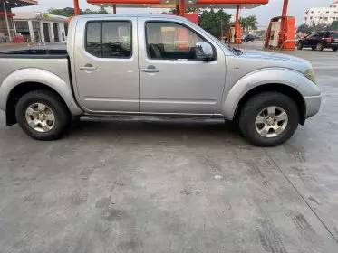 Nissan NAVARA LE