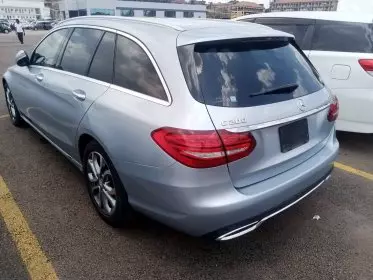 Mercedes-Benz C 200