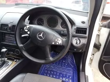 Mercedes-Benz C200