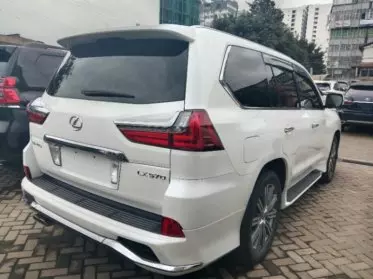 Lexus LX 570