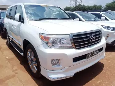 Toyota Landcruiser  V8