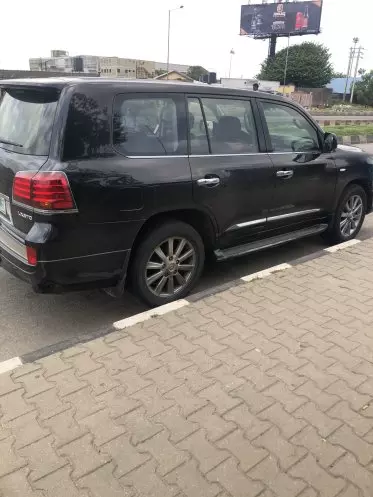 Lexus LX 570