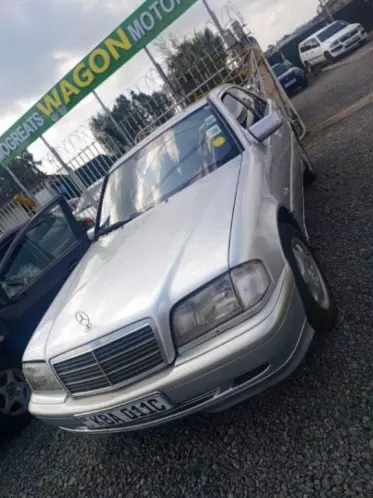 Mercedes-Benz 1820