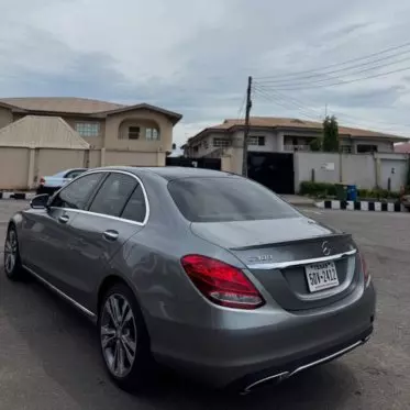 Mercedes-Benz C 300