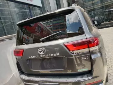 Toyota Landcruiser 300