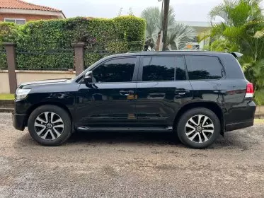 Toyota Landcruiser  V8