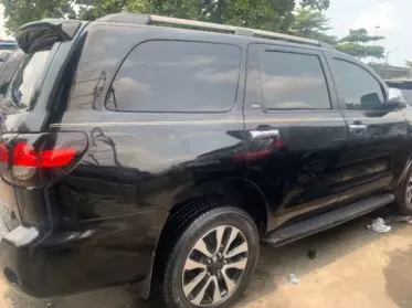 Toyota Sequoia