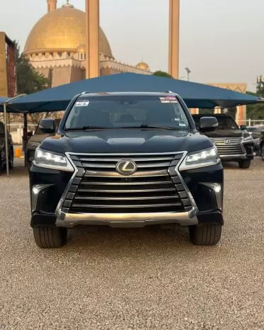 Lexus 570
