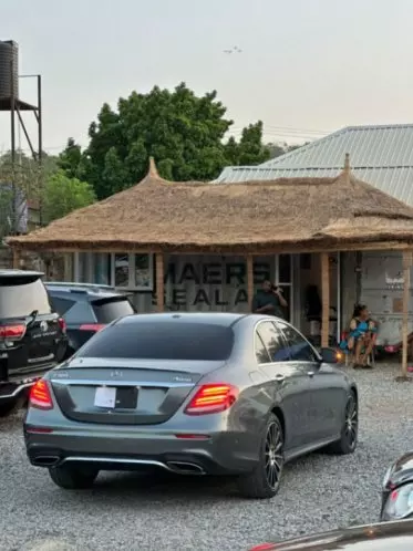 Mercedes-Benz E 300