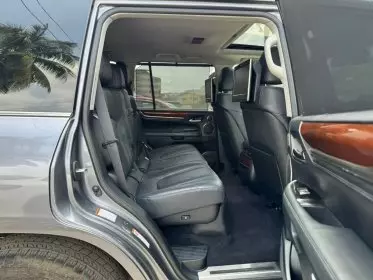 Lexus LX 570