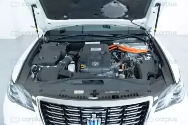 Toyota Crown Royal saloon Hybrid