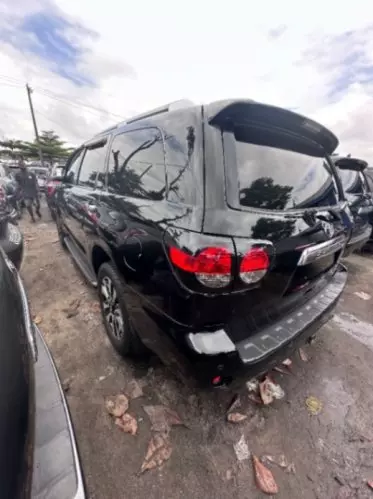 Toyota Sequoia