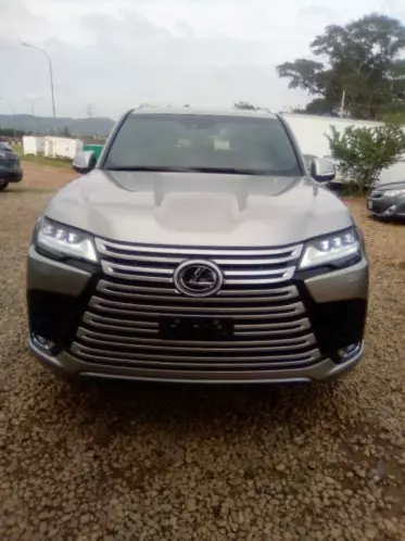Lexus LX 600