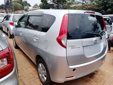 Toyota Passo Sette