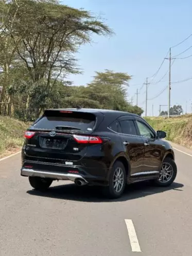 Toyota Harrier hybrid 