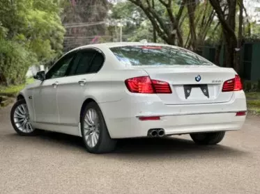BMW 528i