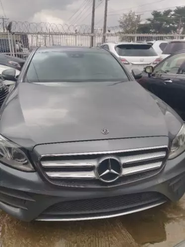 Mercedes-Benz E 300