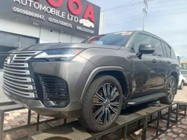 Lexus LX 600