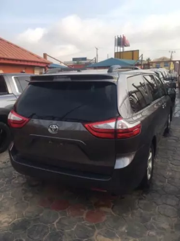 Toyota Sienna