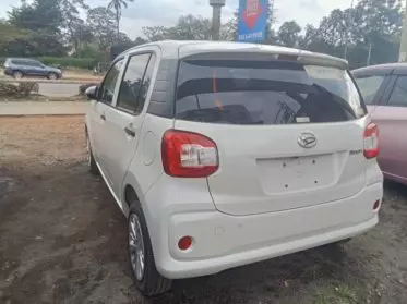 Daihatsu Boon 