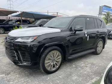 Lexus LX 600