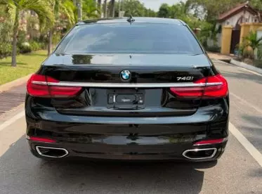 BMW 740