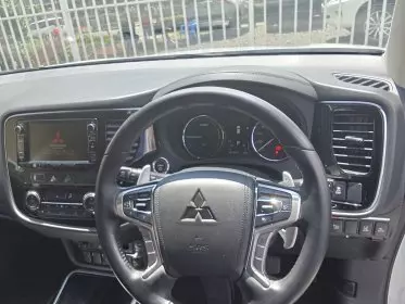 Mitsubishi Outlander hybrid 