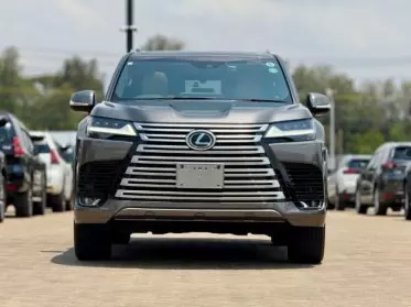 Lexus LX 600