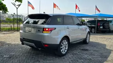 RANGE ROVER HSE LR4