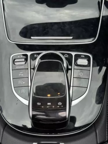 Mercedes-Benz E200